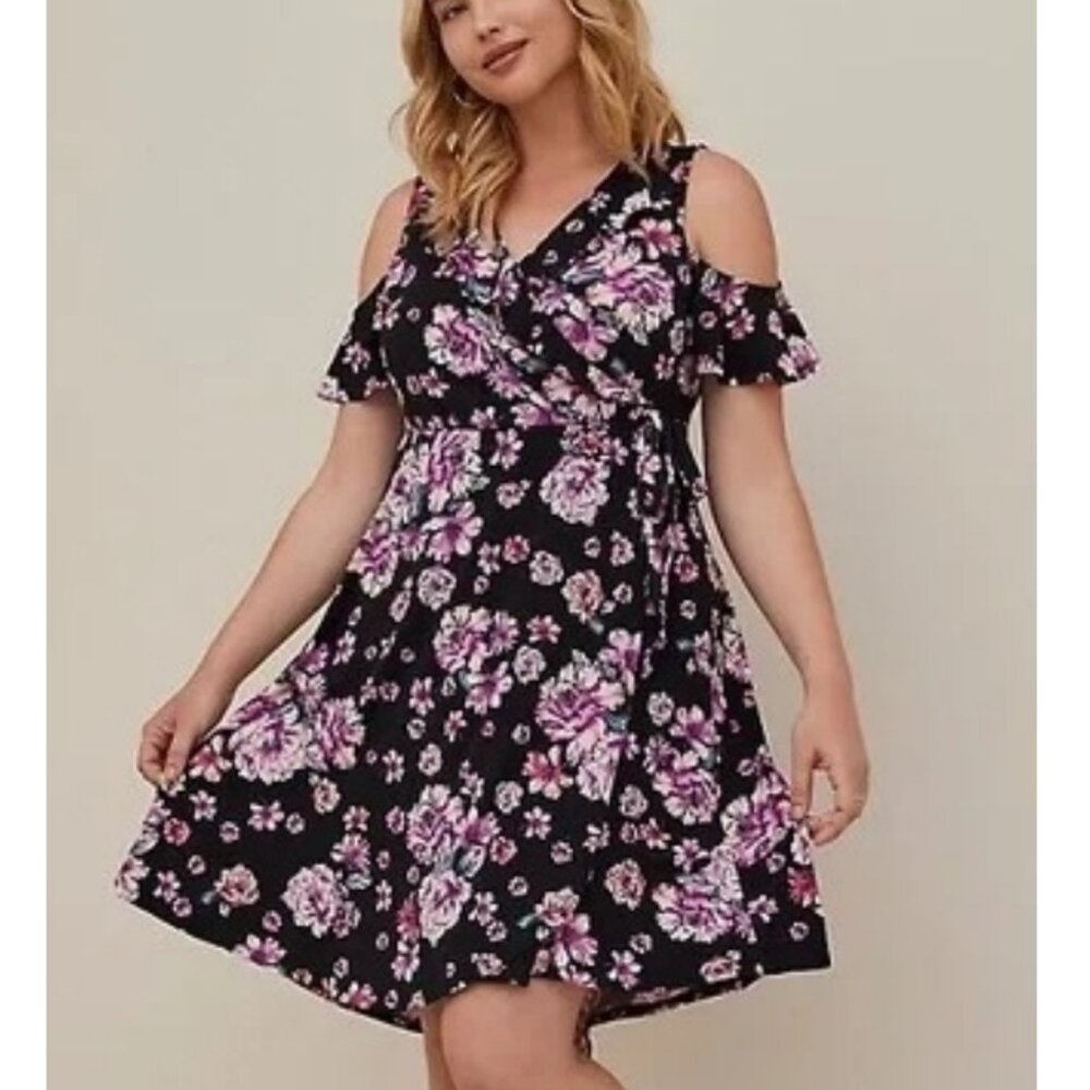 Torrid 2 Black Floral Mini Studio Knit Cold Shoulder Wrap Dress 2X 18 20 - Picture 3 of 12